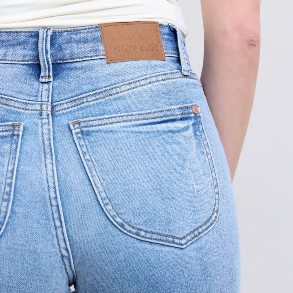 Judy Blue Full Size Wide Leg Jeans with Pockets - Picture 9 of 10